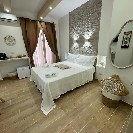 Gio's 3* بيسْكيتْشّي